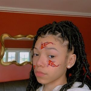 Meet your Posher, Alise